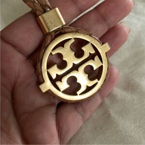 Tory Burch Tag/Logo.